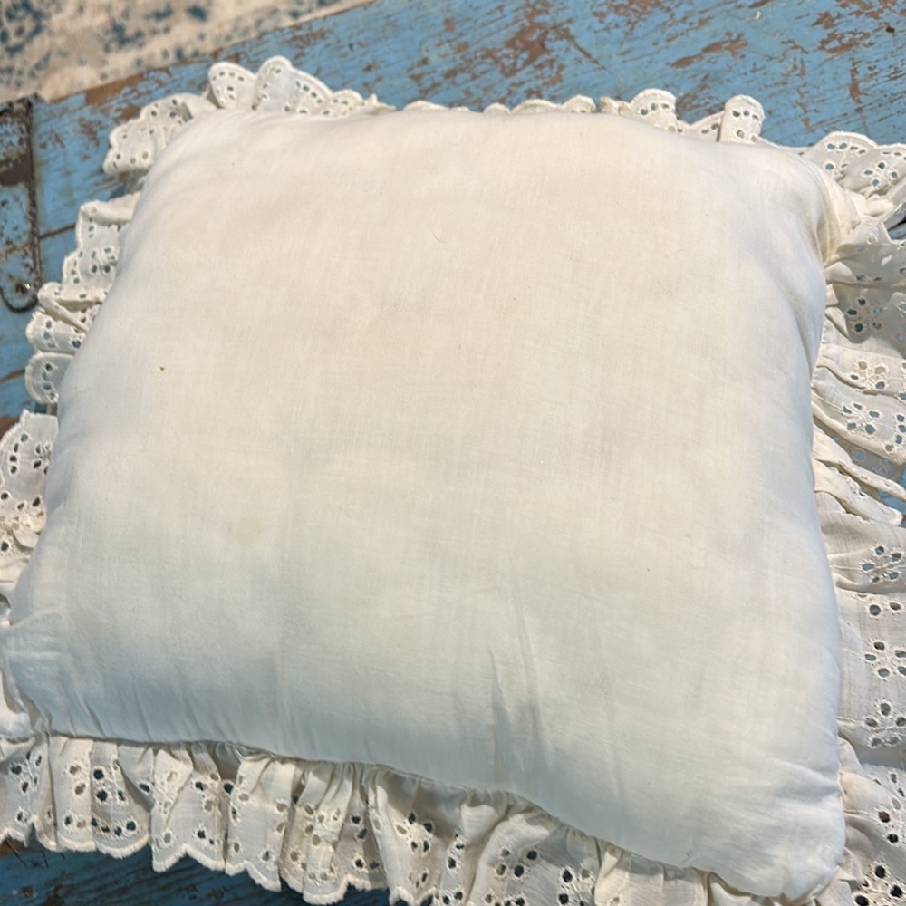 * SOLD * Accent Pillow Cottage Country Classic Handmade Embroidered & Eyelet - Picture 4 of 4